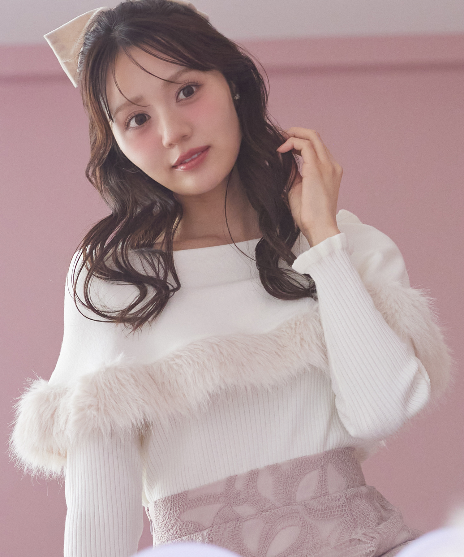 【新品未使用タグ付】 ノーブル 袖口フリルプルオーバー ニット クルーネック パール付きフリルタートルネックリブニットプルオーバー