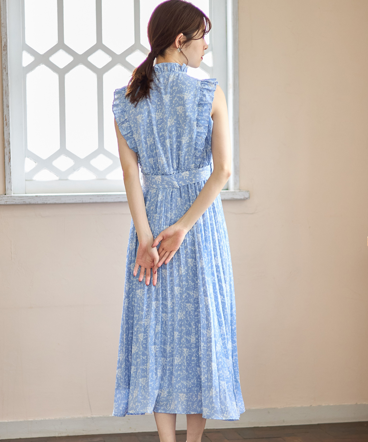 週間売れ筋 美品✨ザ シンゾーン フラワー プリーツ フリル ワンピース 