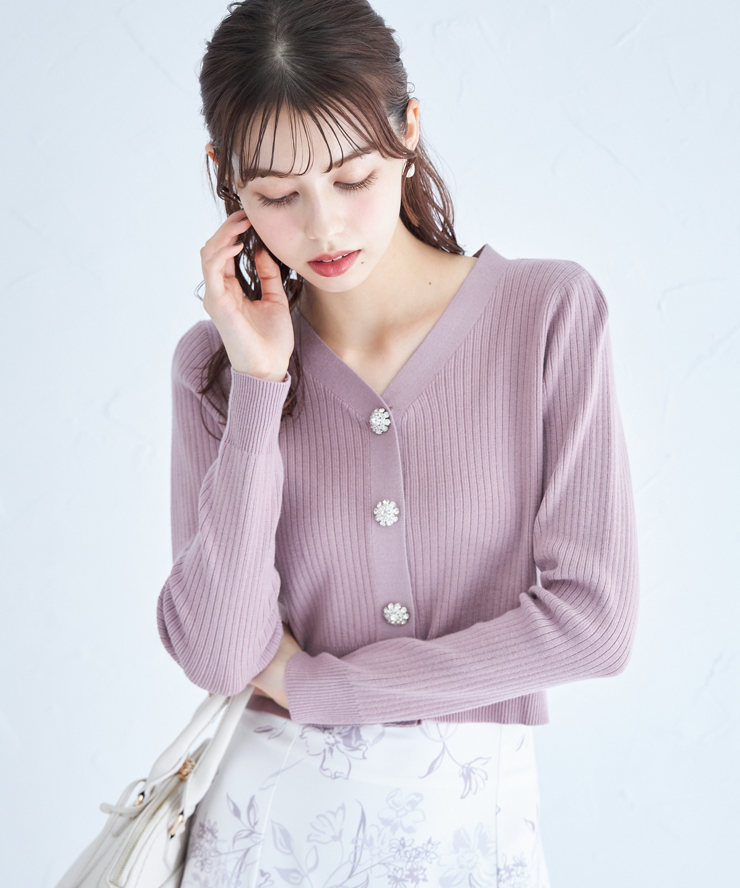 フラワービジュー付きショート丈リブニットカーディガン≪Gray×White