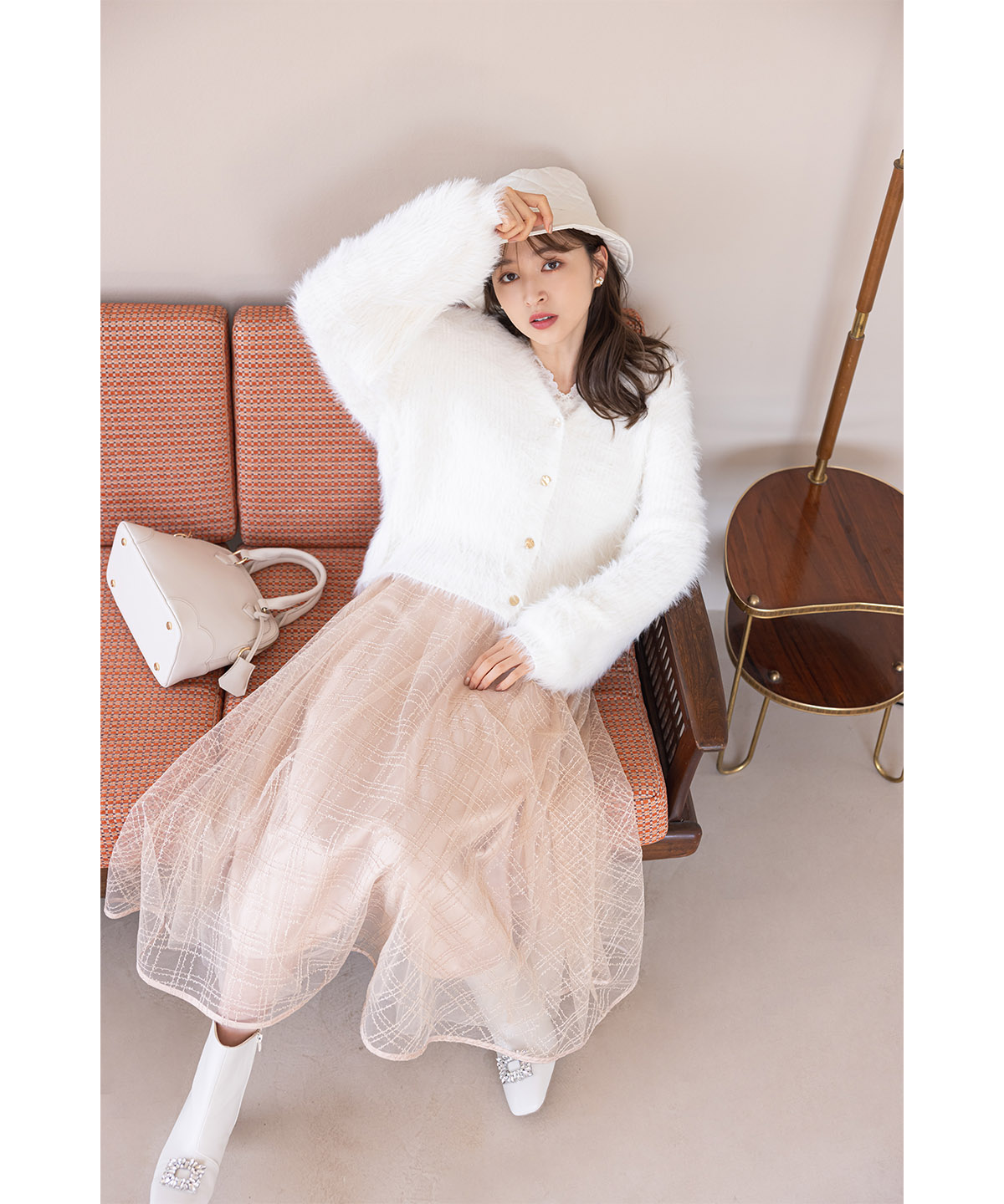 2WAYショルダー付きフェイクレザーミニボストンバッグ【meachs ミーチェス】 tocco closet(トッコクローゼット) 上西星来さん、宮本茉由さん、麻亜里さん、美香さん、越智ゆらのさん使用≪Gray×White Collection≫≪monotone chic Black ×