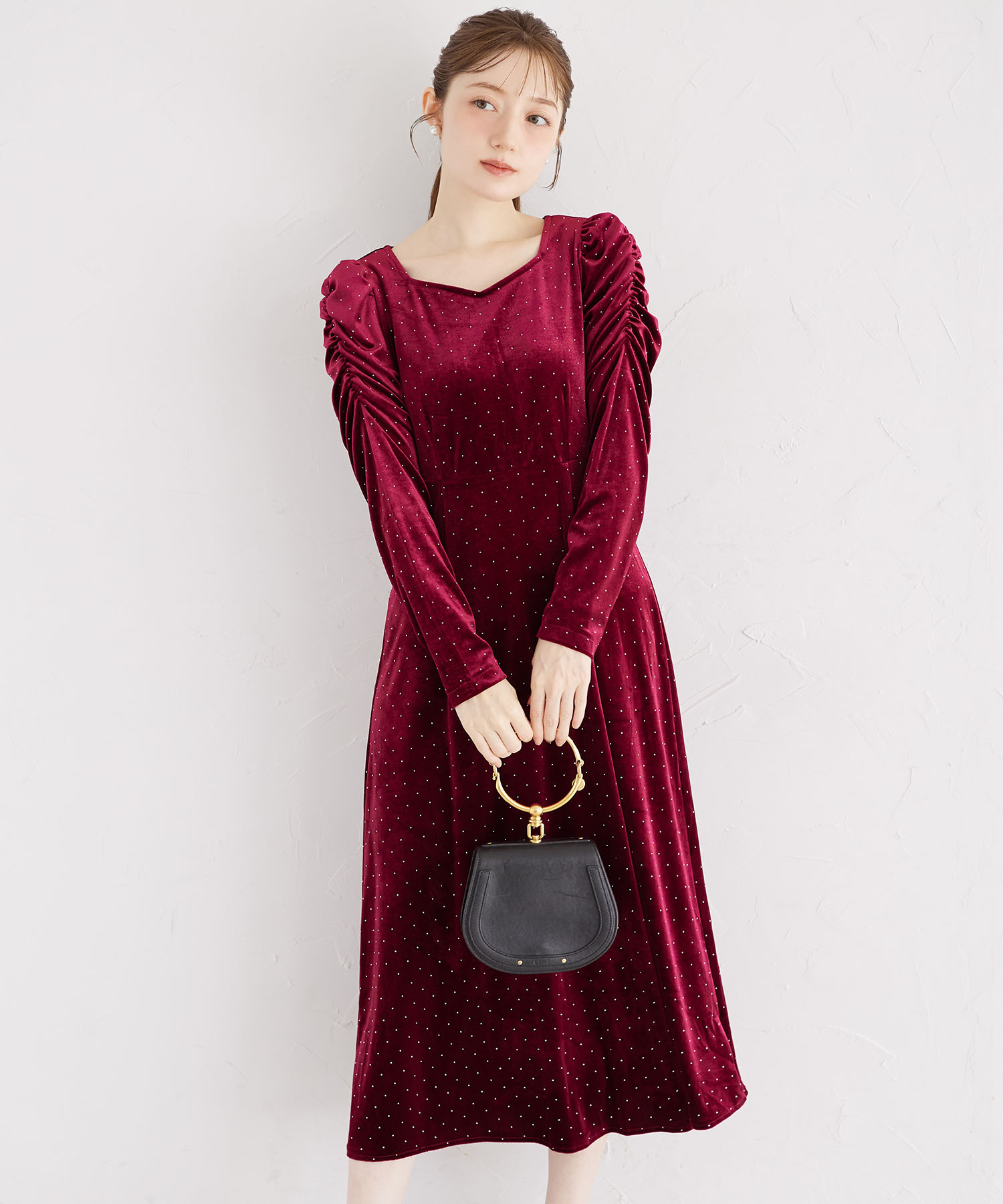 ストーン付きパワーショルダーカットベロアワンピース