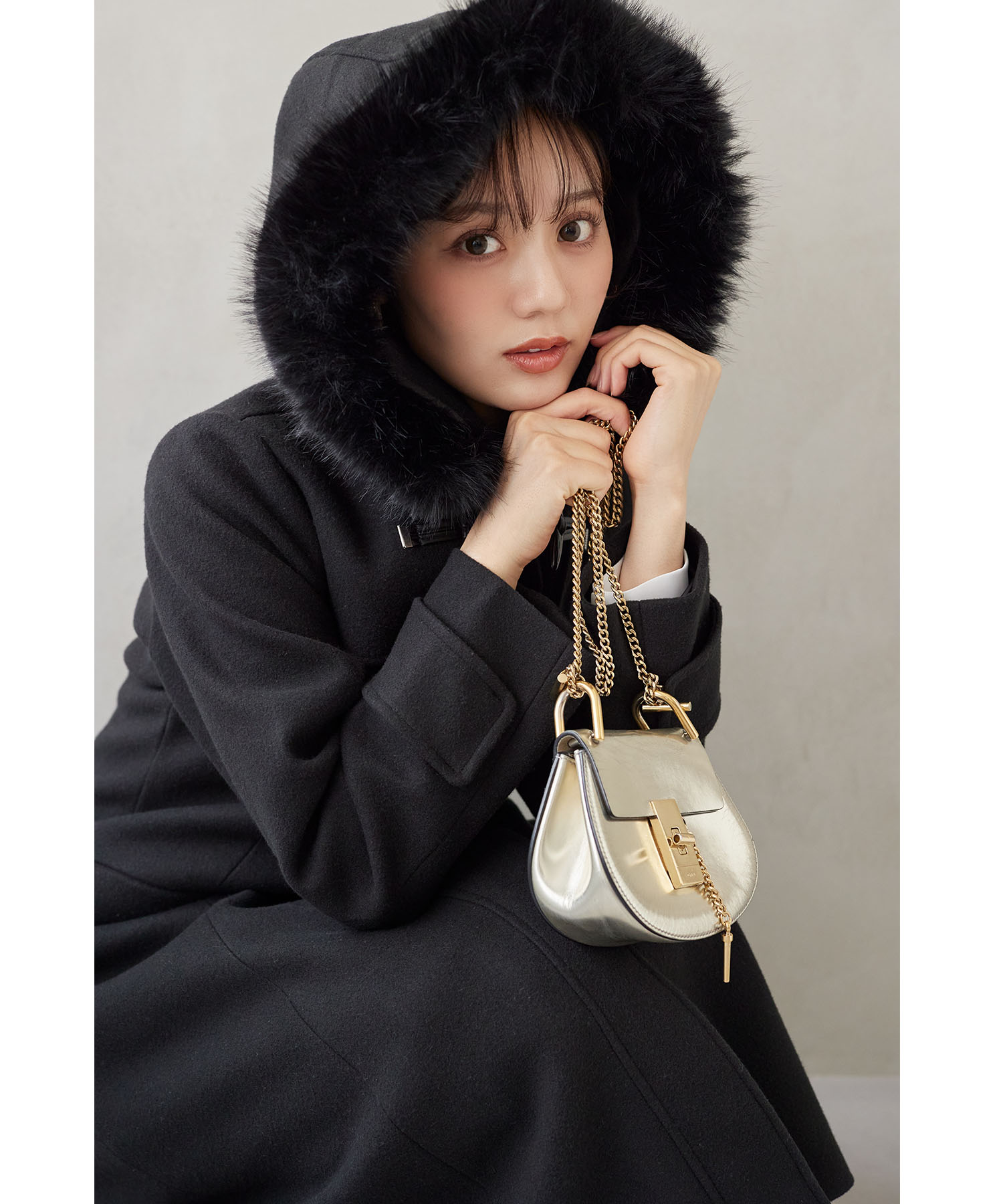 ロイヤルファー☆ファーコート☆フリル付き☆レース☆ノーカラー☆ブラック ロイヤルファー☆ファーコート☆フリル付き☆レース☆ノーカラー