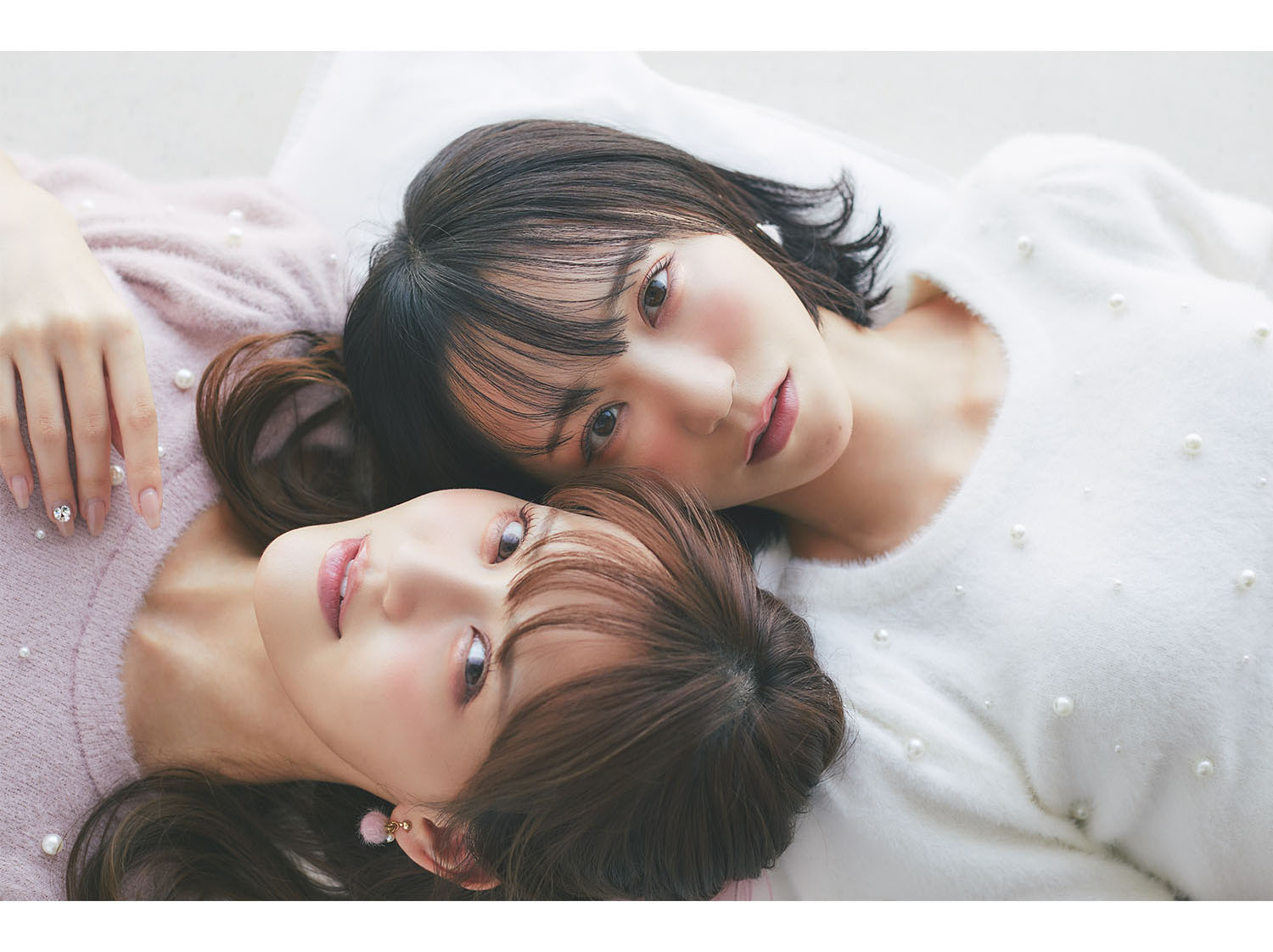 パール付きオーロララメ入りシャギーニットプルオーバー