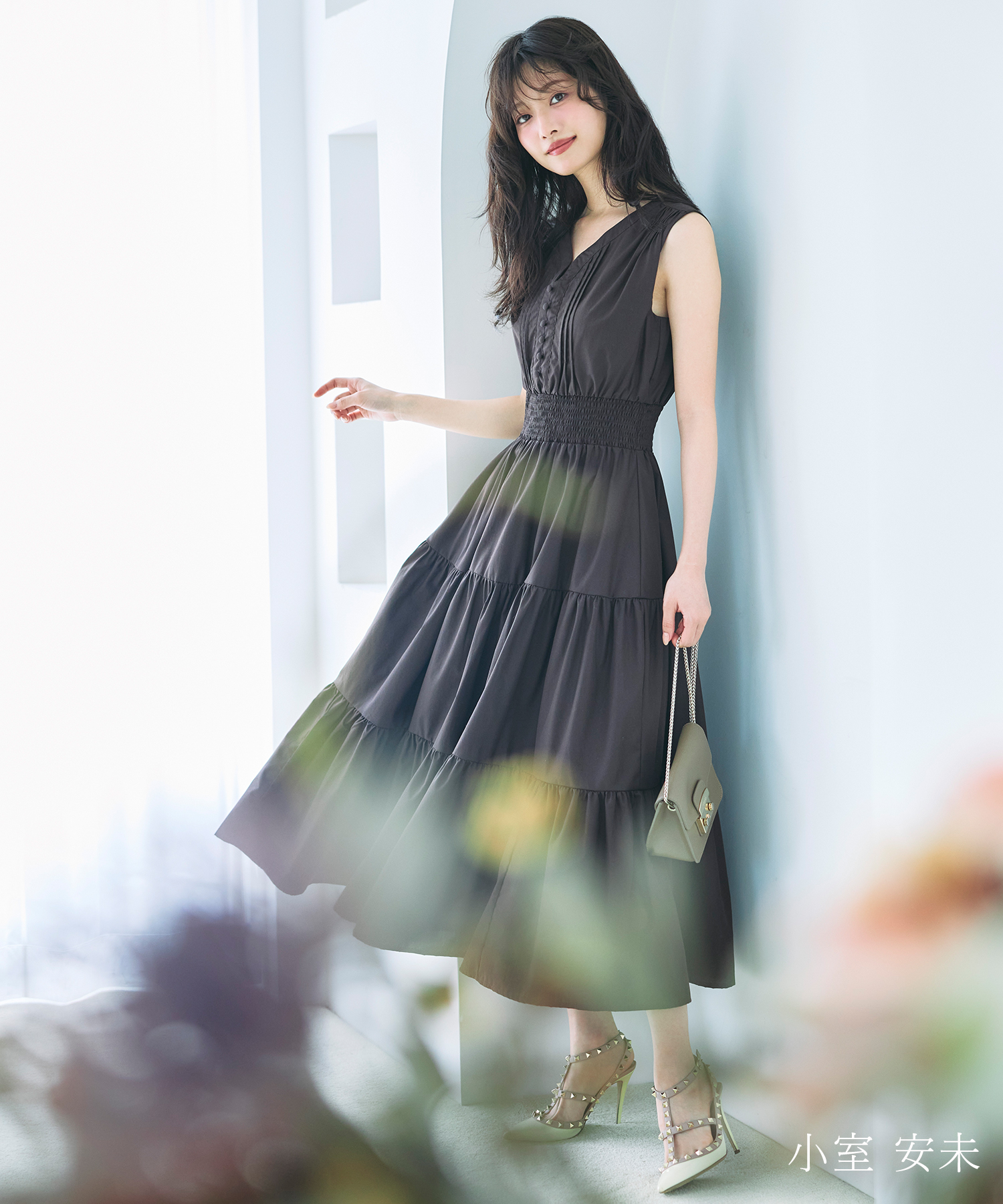 くるみ飾り釦付きピンタック×シャーリングティアードワンピース