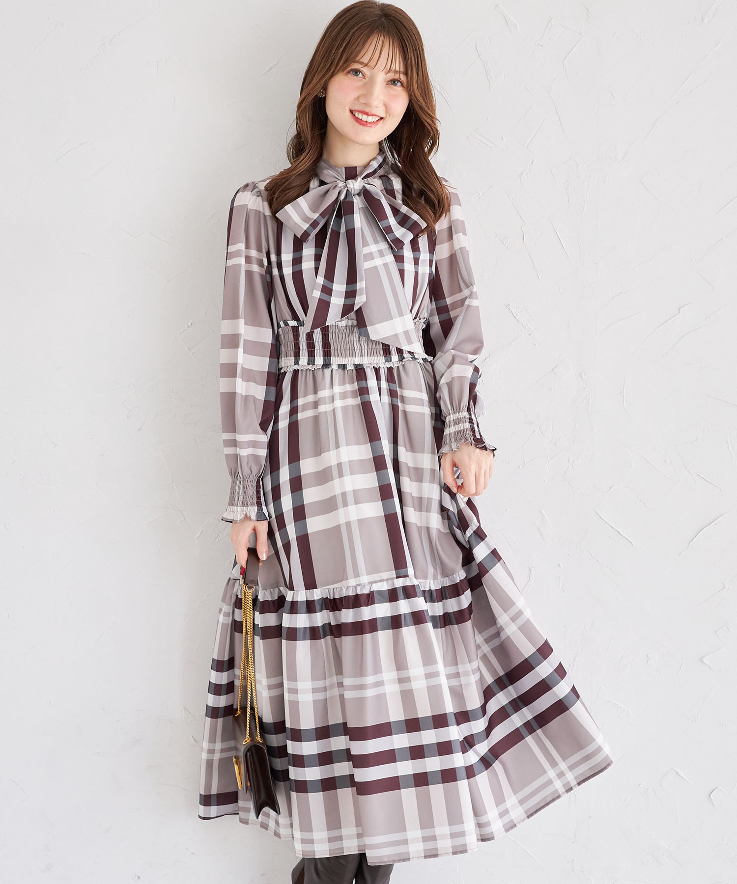 AndCoutureリボン付きチェック柄ワンピース ビックボウタイリボン付きチェック柄シャーリングワンピース