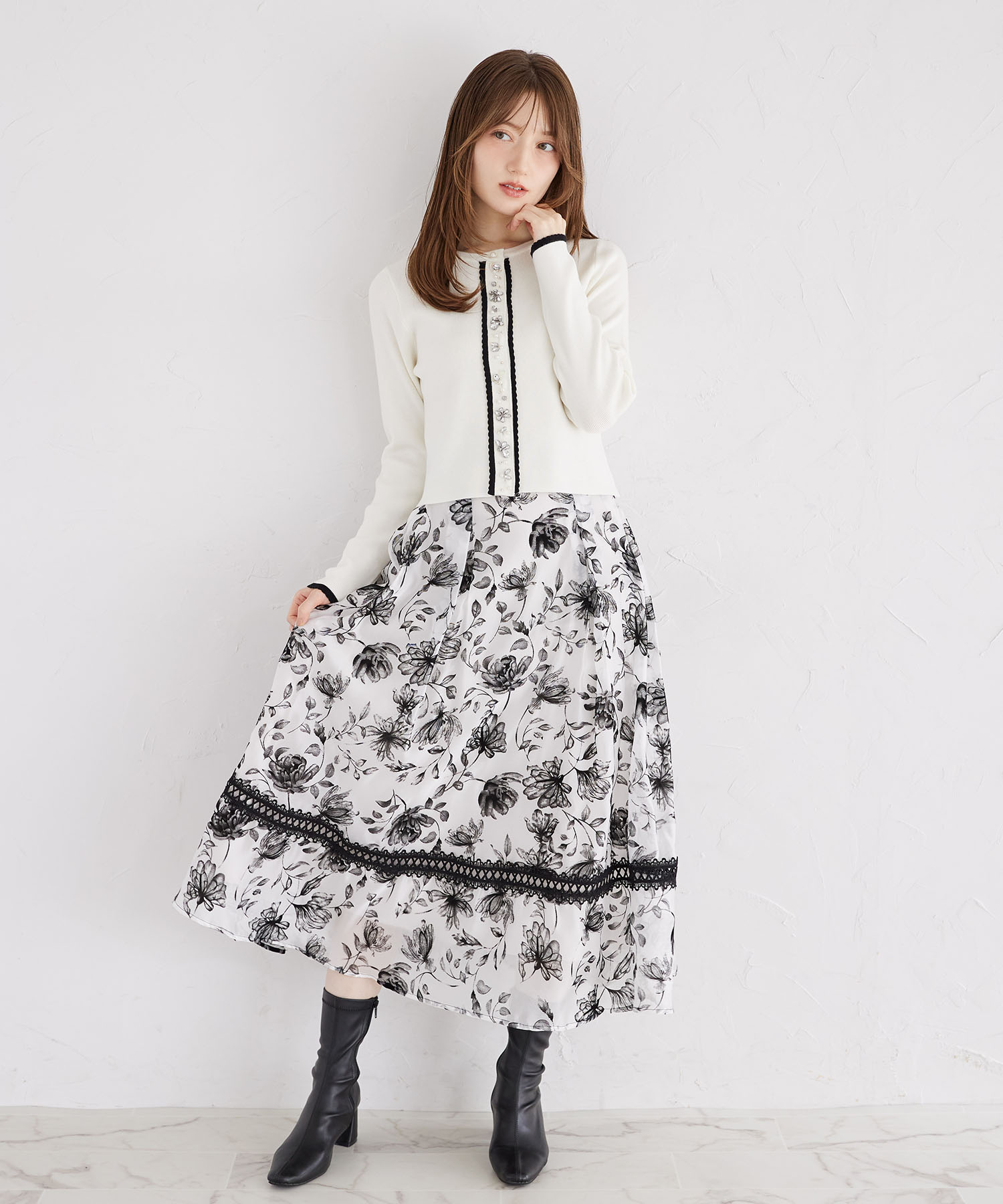 バックレースアップシアーフロッキーフラワータックボリュームフレア