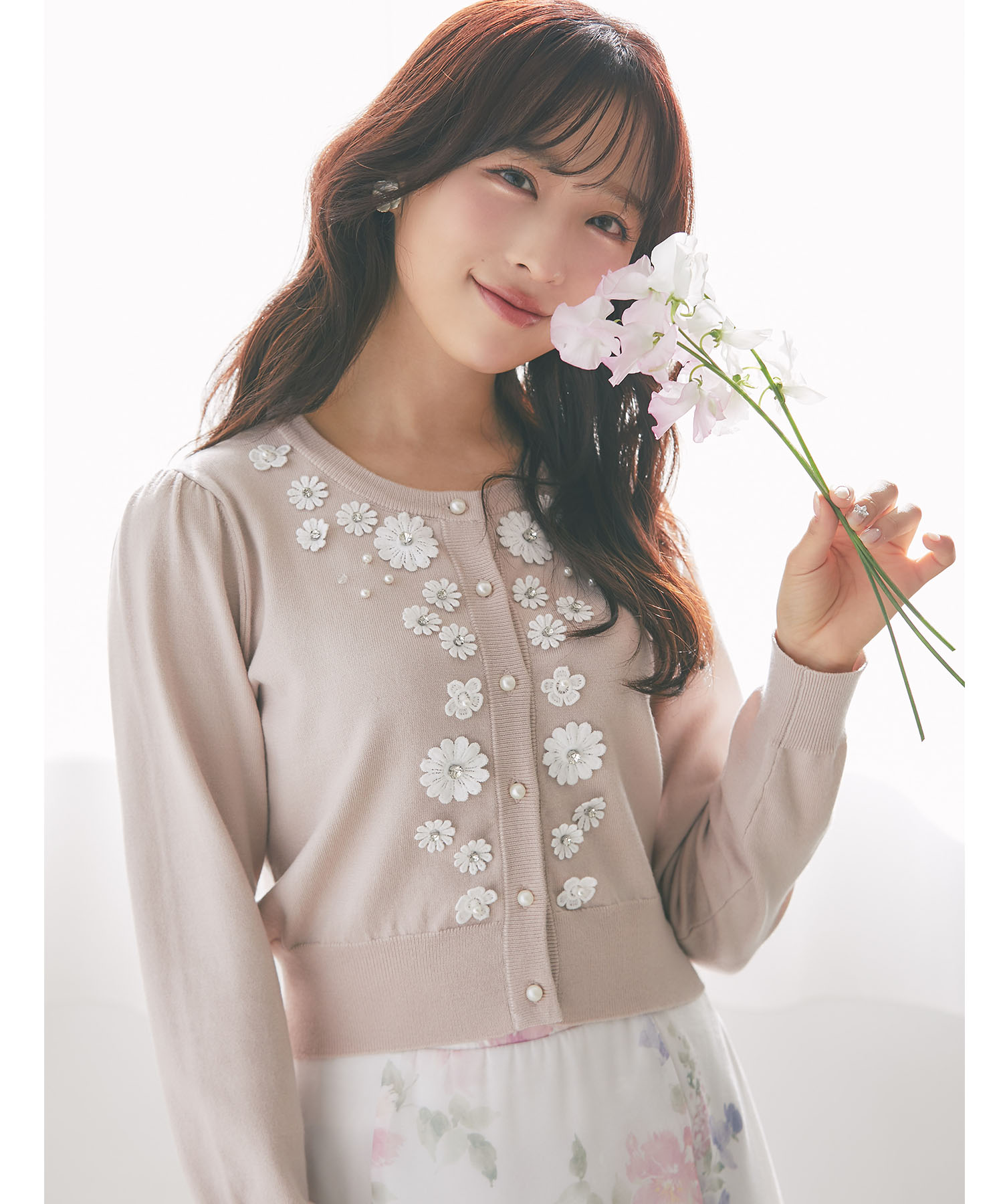 tocco トッコクローゼット フラワーレースモチーフ付きパールビジュー装飾ニットカーディガン