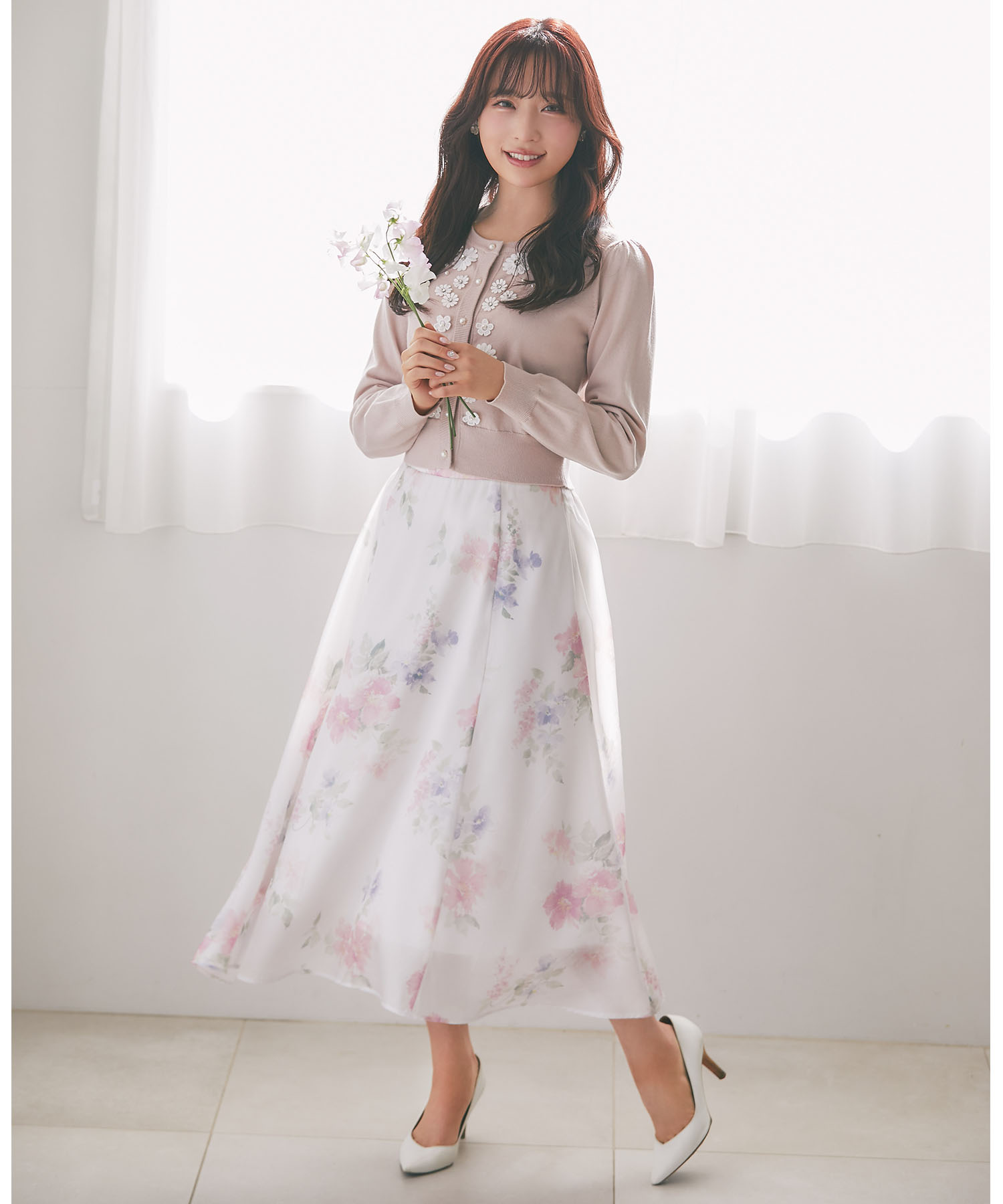 フラワーレースモチーフ付きパールビジュー装飾ニットカーディガン