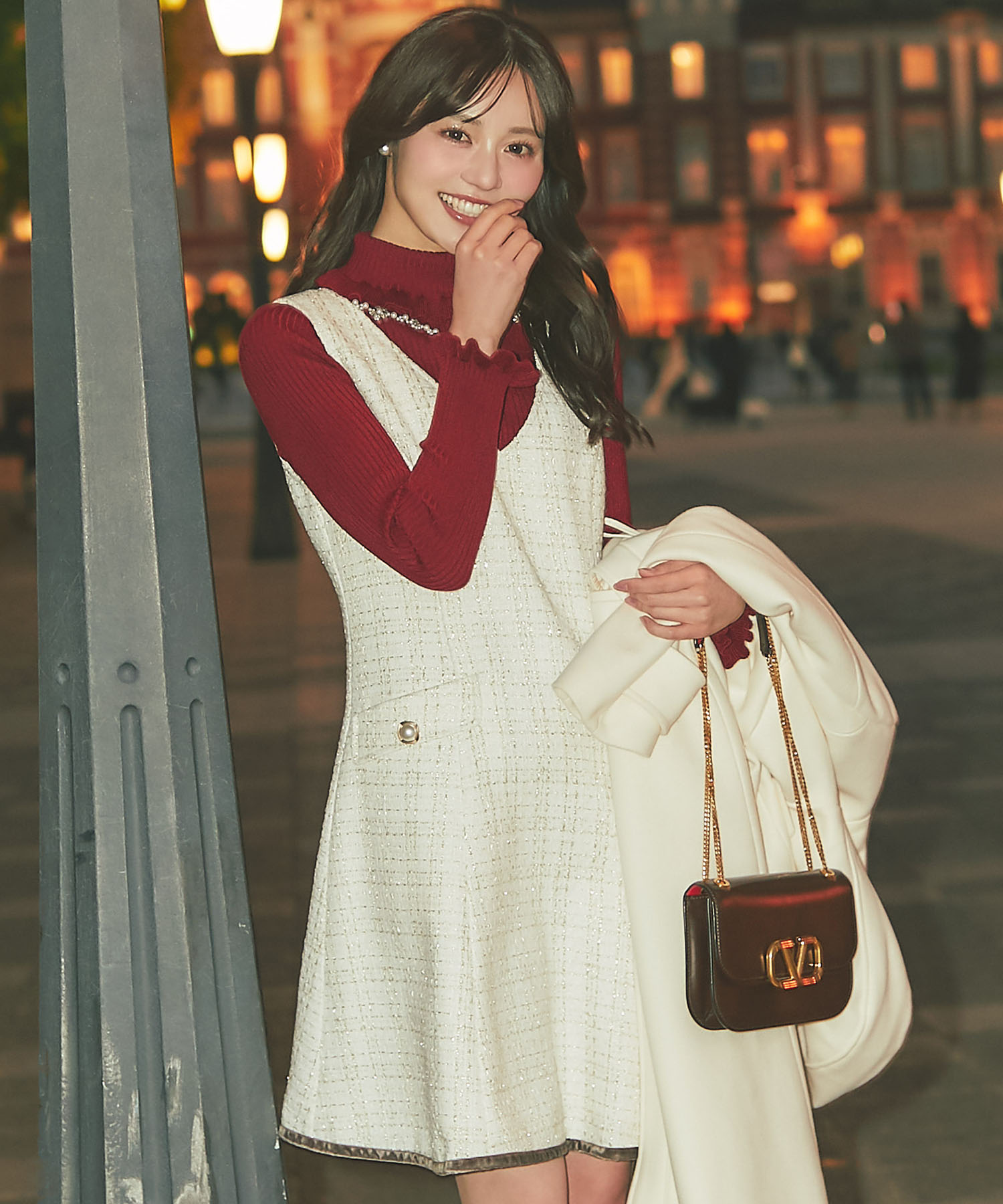 パールビジュー＆フリル付きタートルネックリブニットプルオーバー