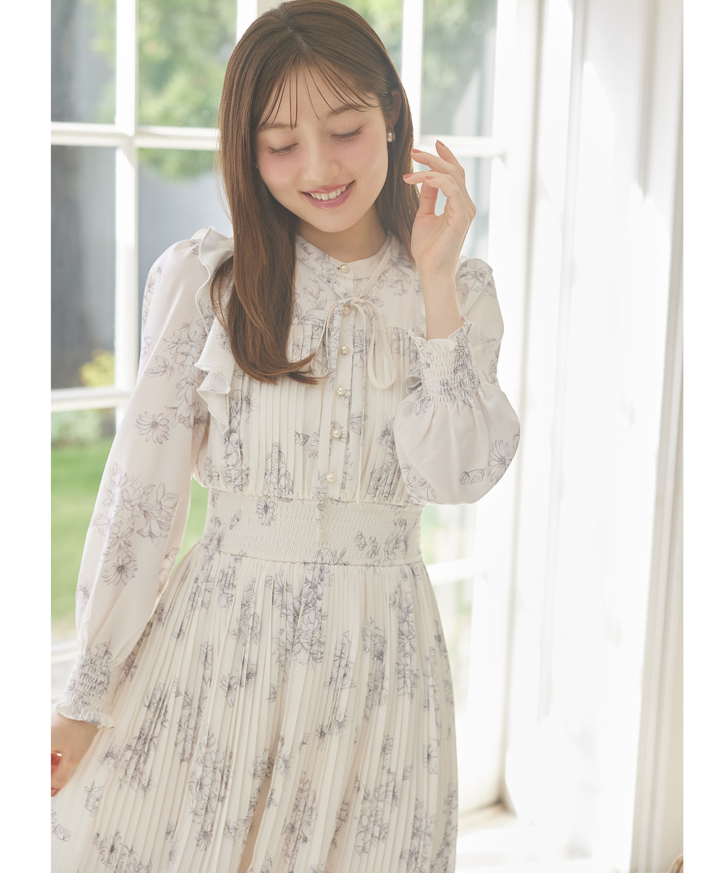 【最終価格】◆シップス　フラワープリントプリーツワンピース SHIPS（シップス） ワンピース 「WEB限定」「洗濯機可能」ドット 花柄