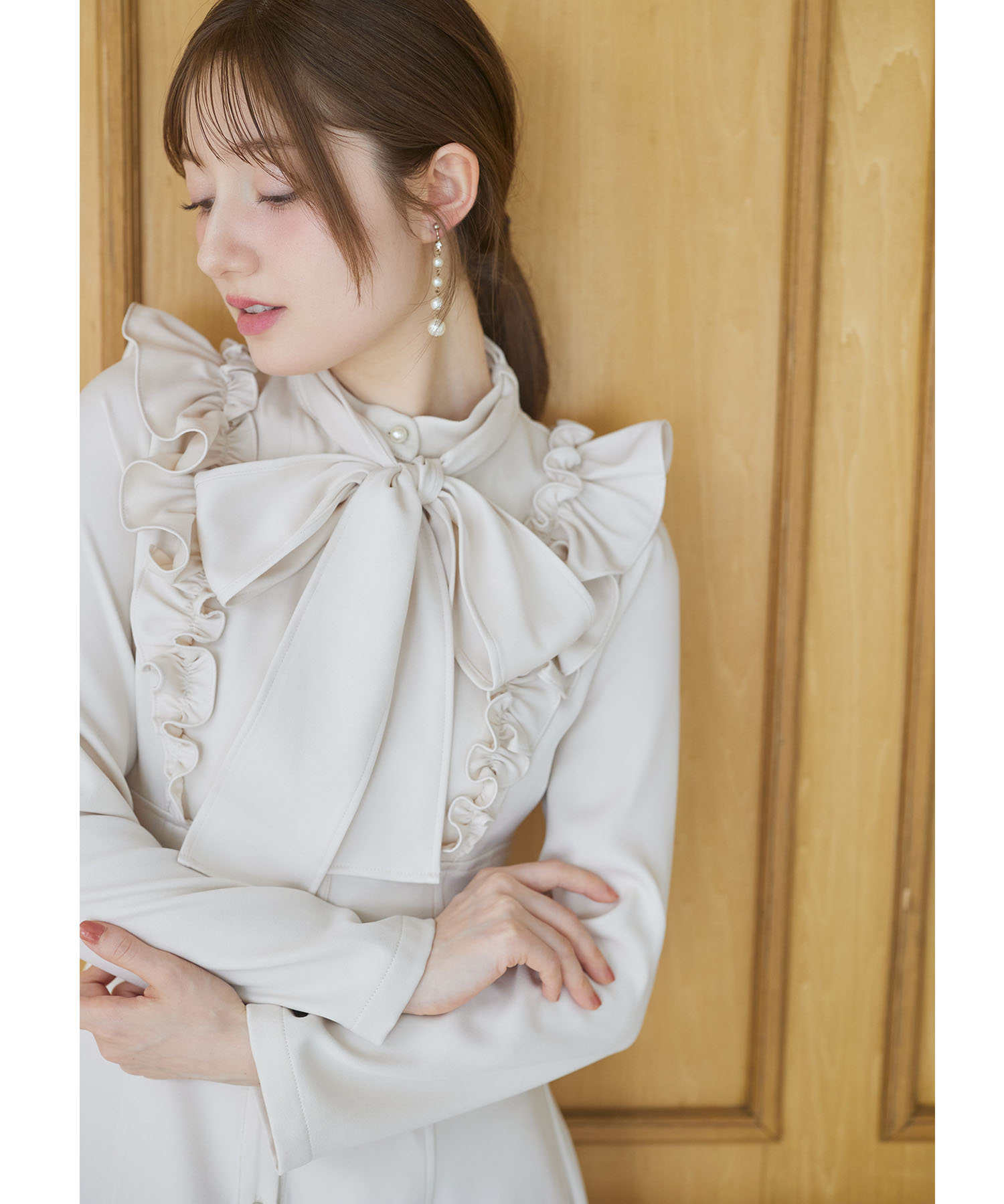 GUCCI　高級感　上品　リボン　フリル　ワンピース　ドレス　ロゴ　パール GUCCI フリル付き黒ワンピース DLARGE.JPG