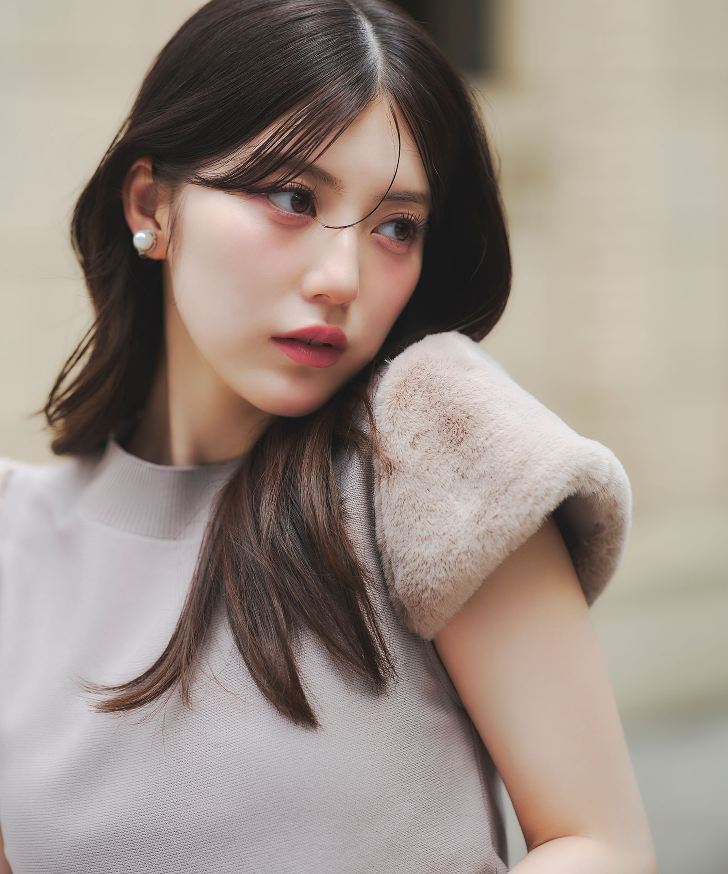 tocco トッコクローゼット　ファースリーブ切り替えペプラムニットプルオーバー