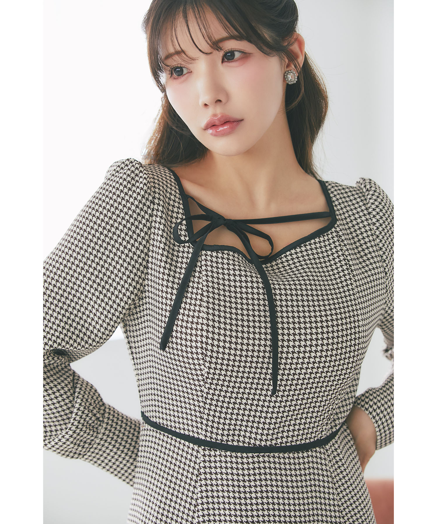 ＯＮもＯＦＦも使える２ＷＡＹショルダー付きパールスタッズバッグ