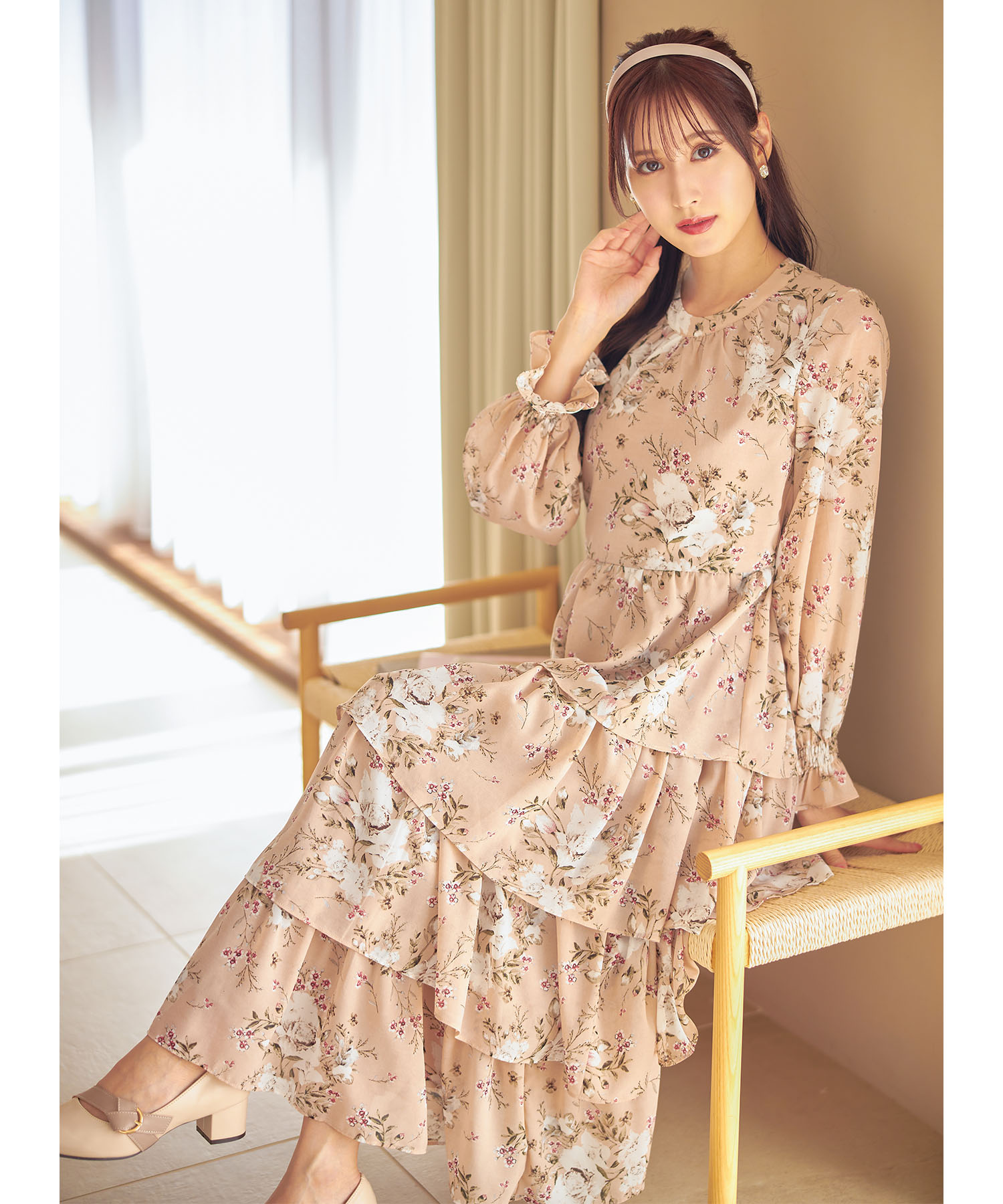結びリボン風バックル付きフェイクレザーヒールパンプス
