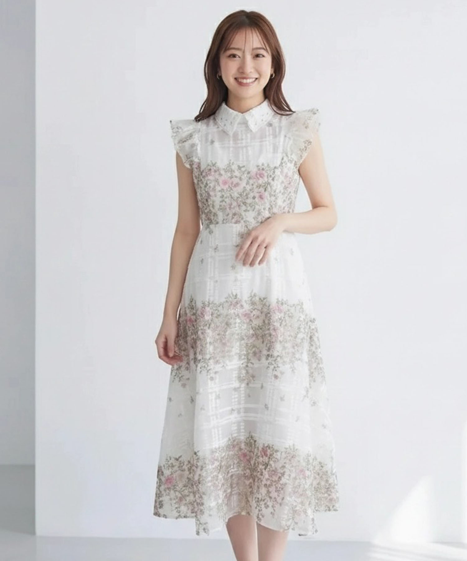 可憐さと品格を両立するレース襟付きシアーチェックパネルフラワー