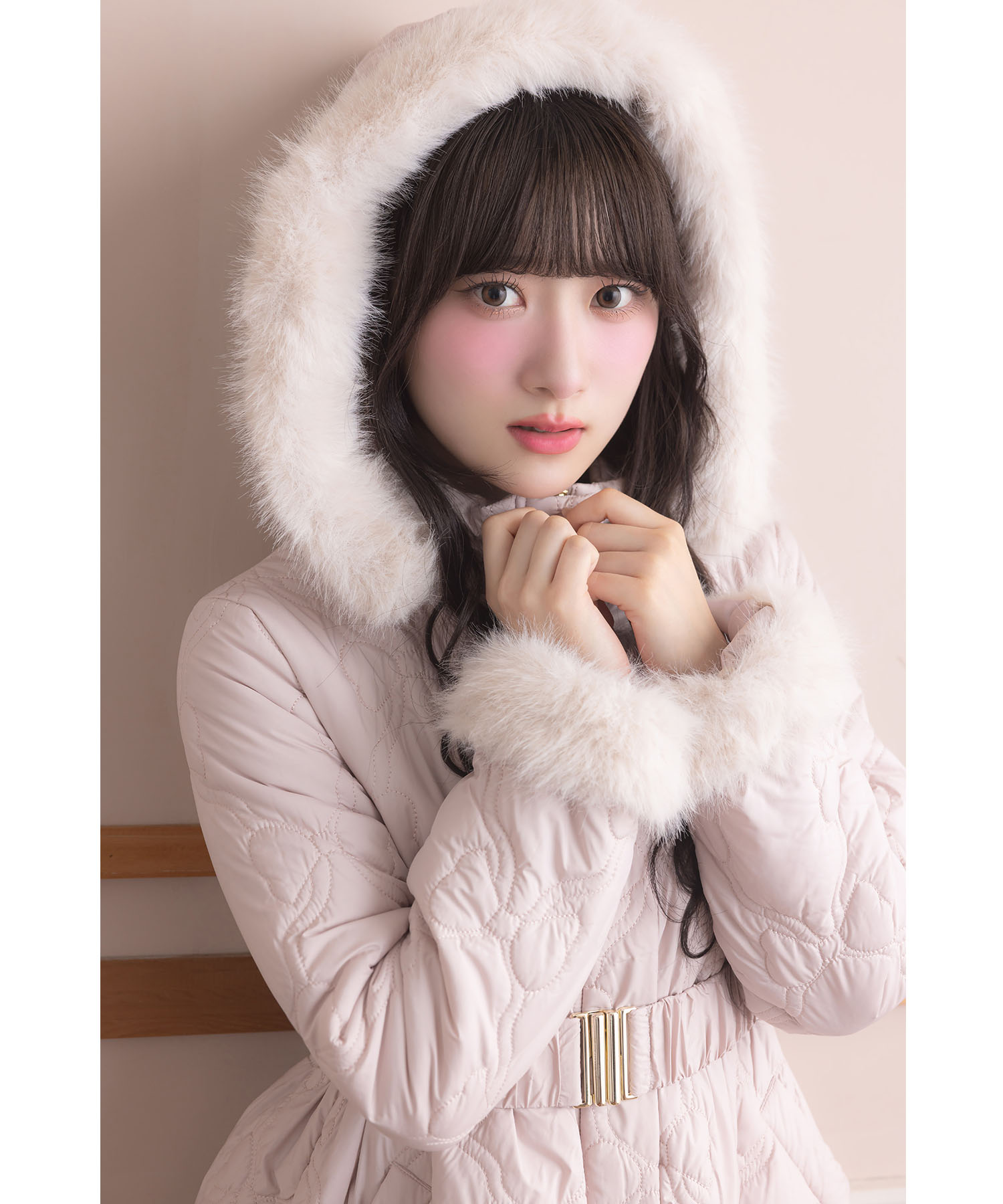 取り外し可能なファー＆ベルト付きリボンキルティングフィット