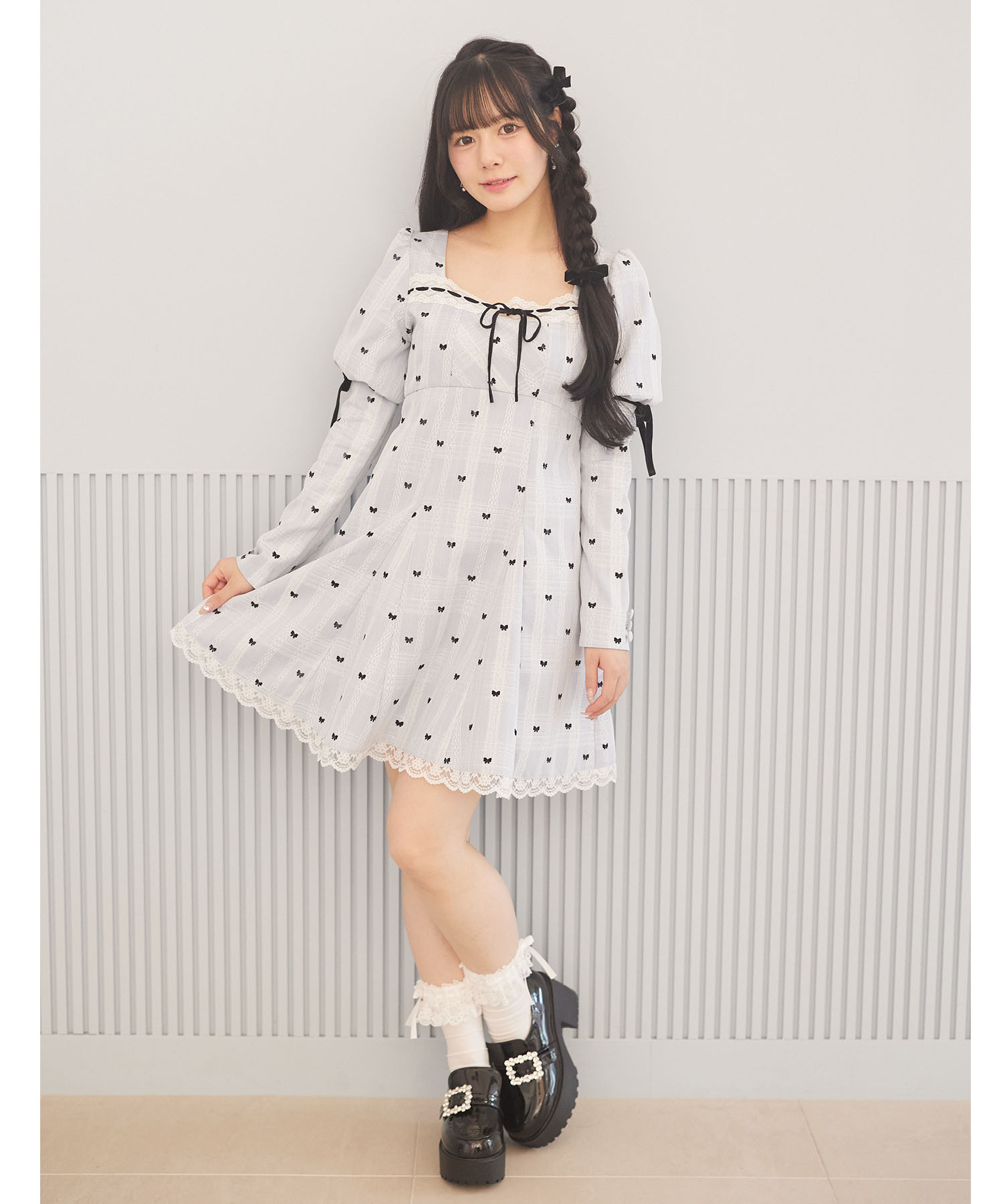 ベロアリボン付きフロッキーリボン×レースワンピース