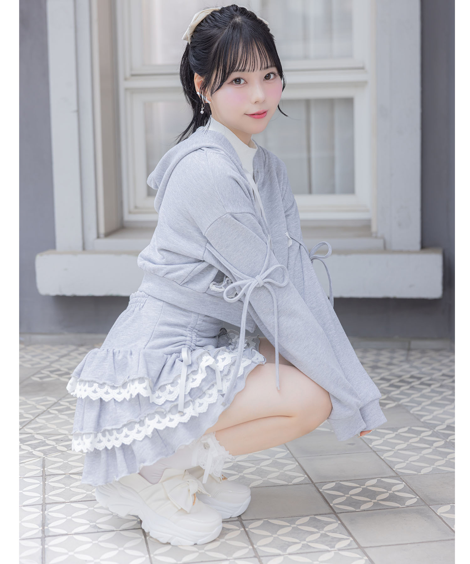 リボン付きレースフリルパーカー