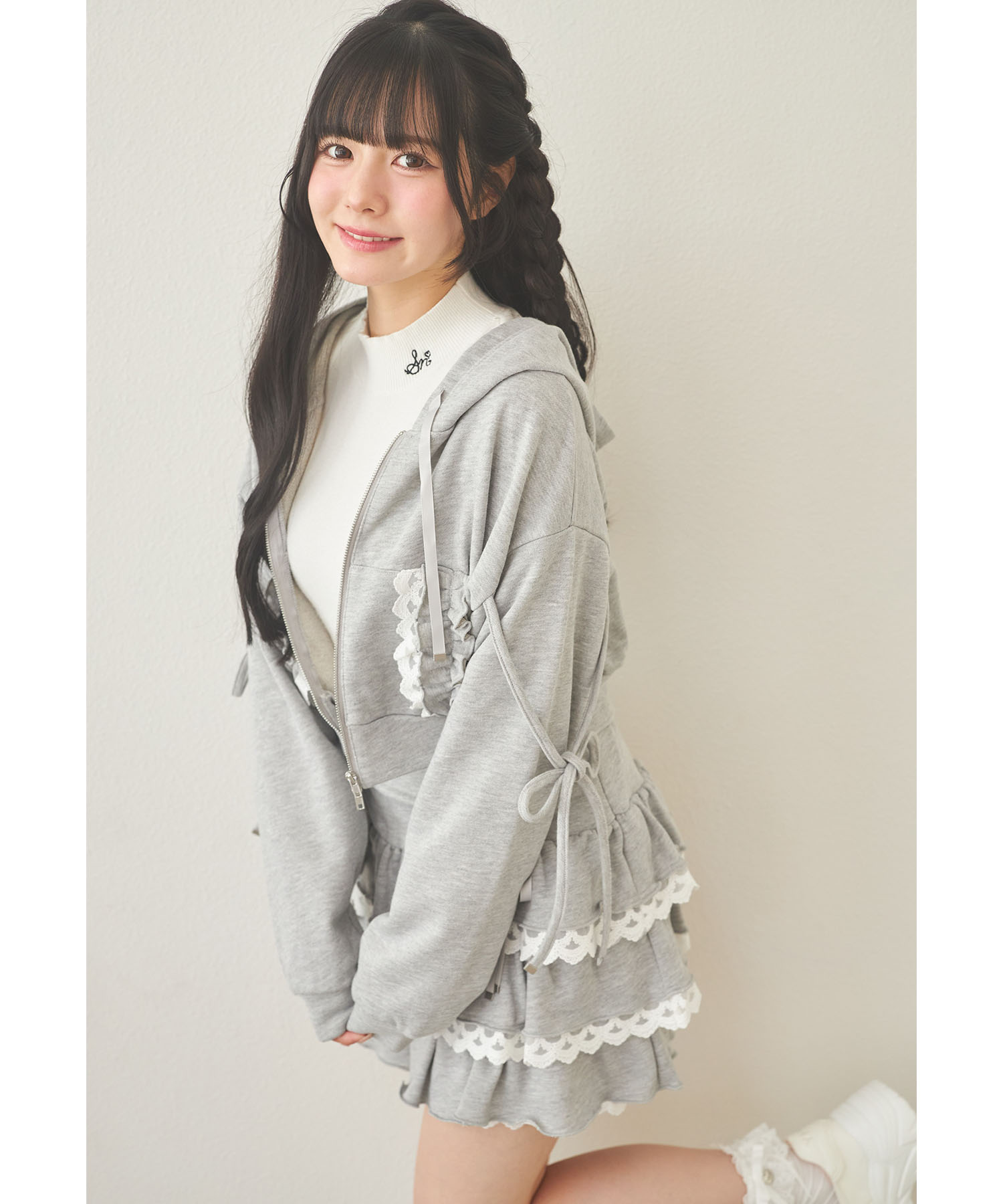 リボン付きレースフリルパーカー