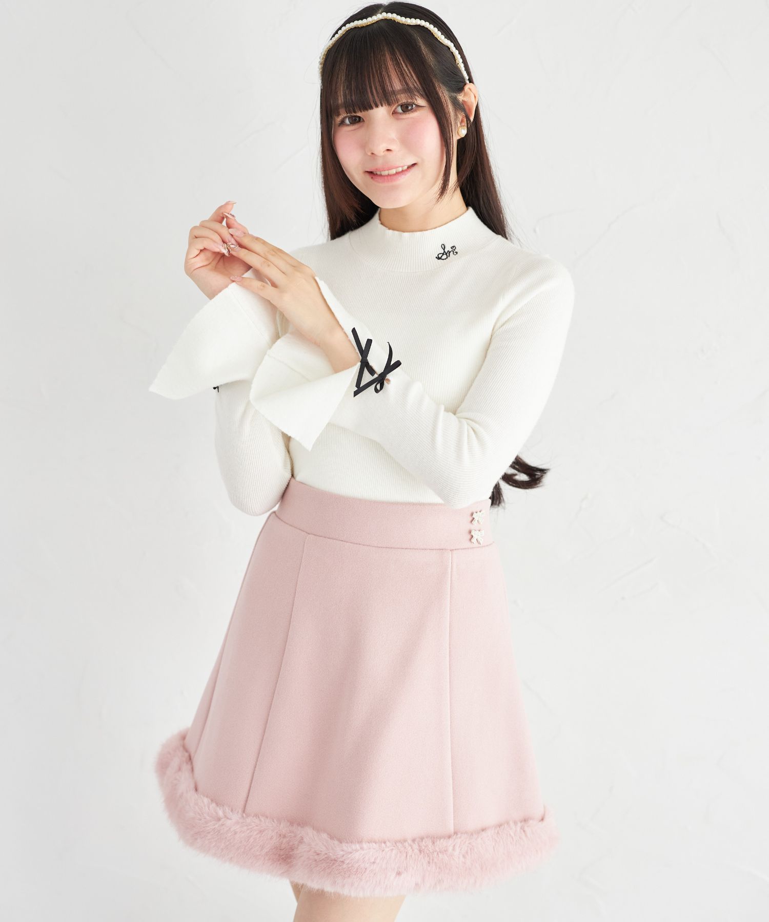 インナーパンツ付きビジューリボン装飾ファー切り替えミニスカート