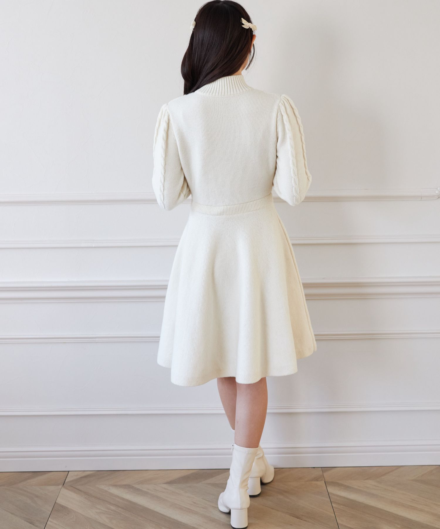 パール＆リボン付きケーブル編みニットフレアワンピース