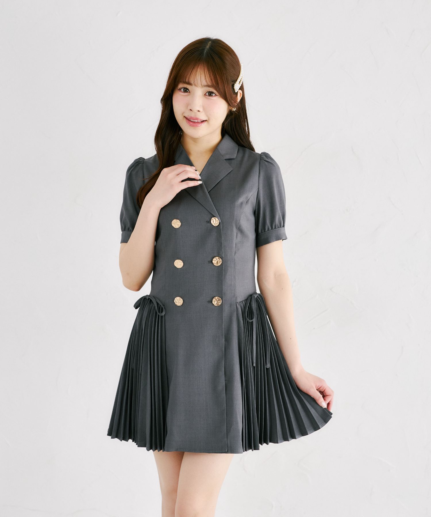 リボン付きプリーツトレンチライクミニワンピース