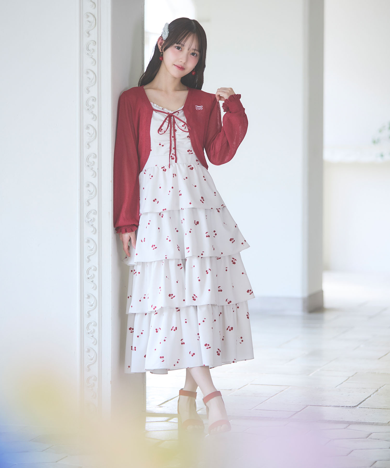 肩リボン付きチェリー柄ティアードワンピース