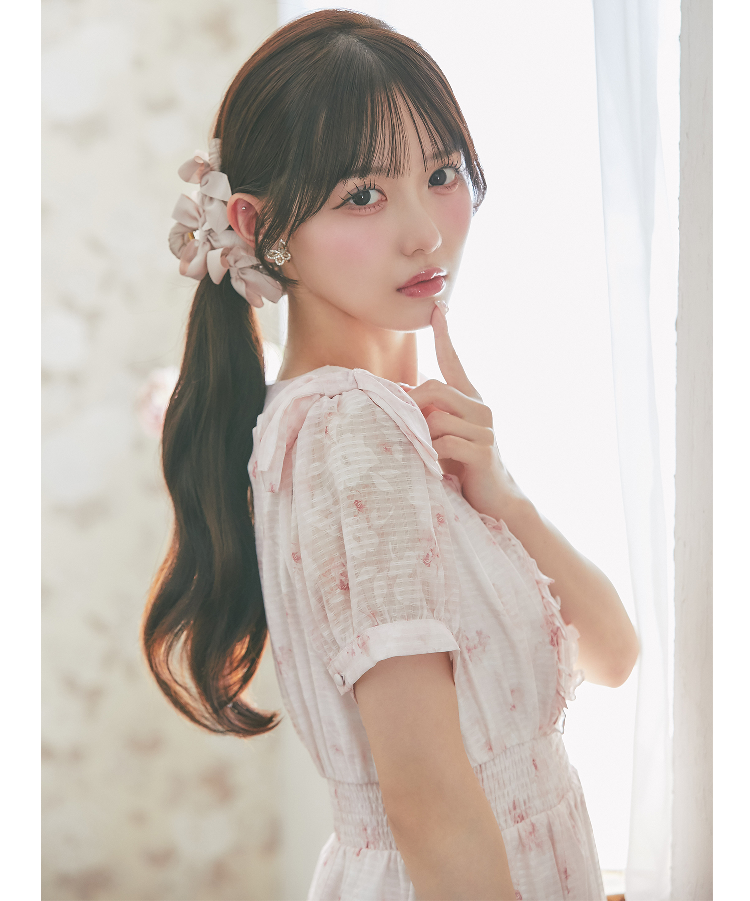 肩リボン付きシアーチェック×フラワープリントロングワンピース