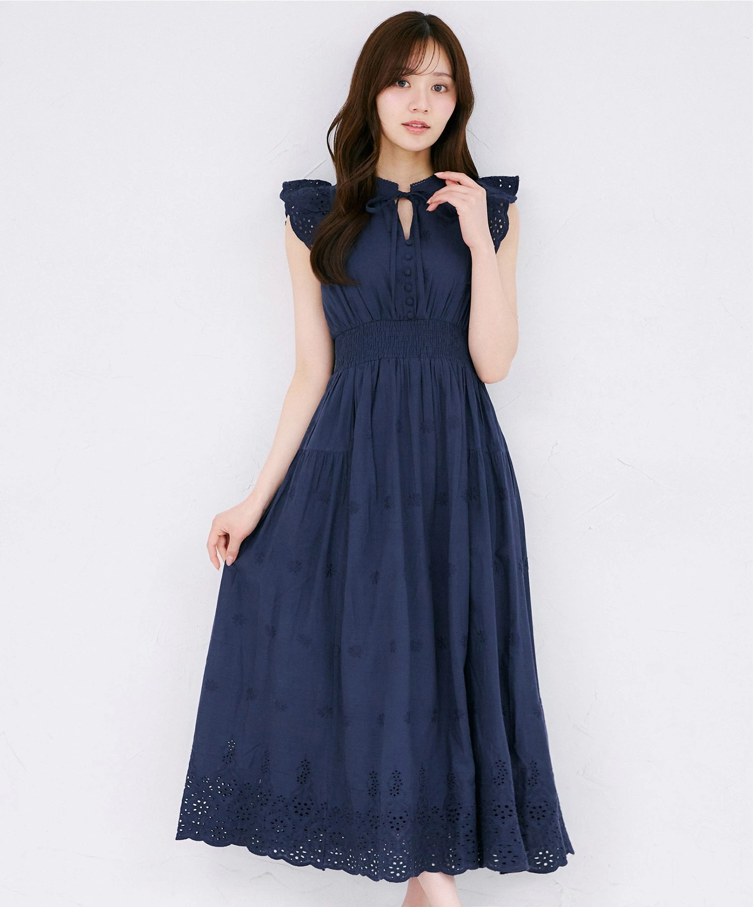 tocco トッコクローゼット　リボン付きパネルフラワーカットワーク刺繍コットンレースワンピース